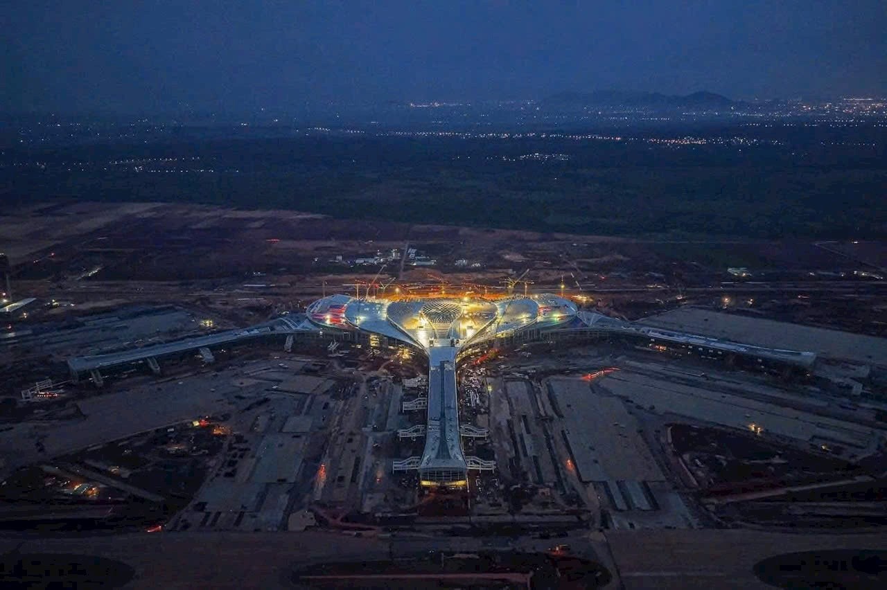 Sân bay Long Thành về đêm