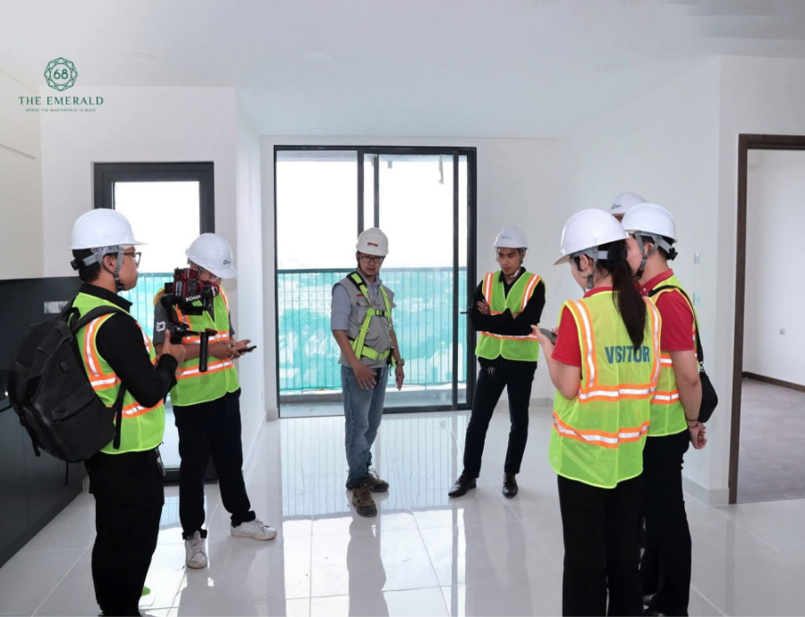Cùng cư dân tương lai Emerald 68 đi “thực địa” công trường